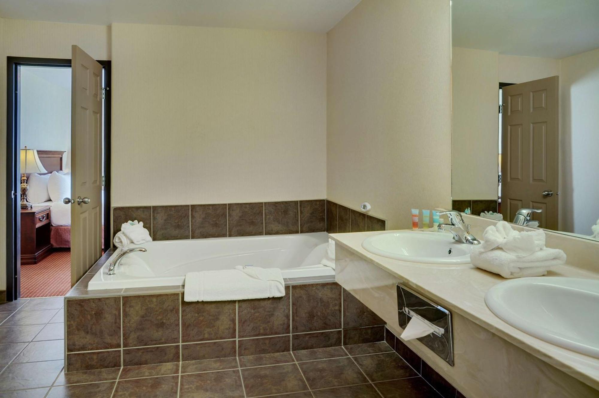 Coast Grimshaw Hotel & Suites Екстер'єр фото