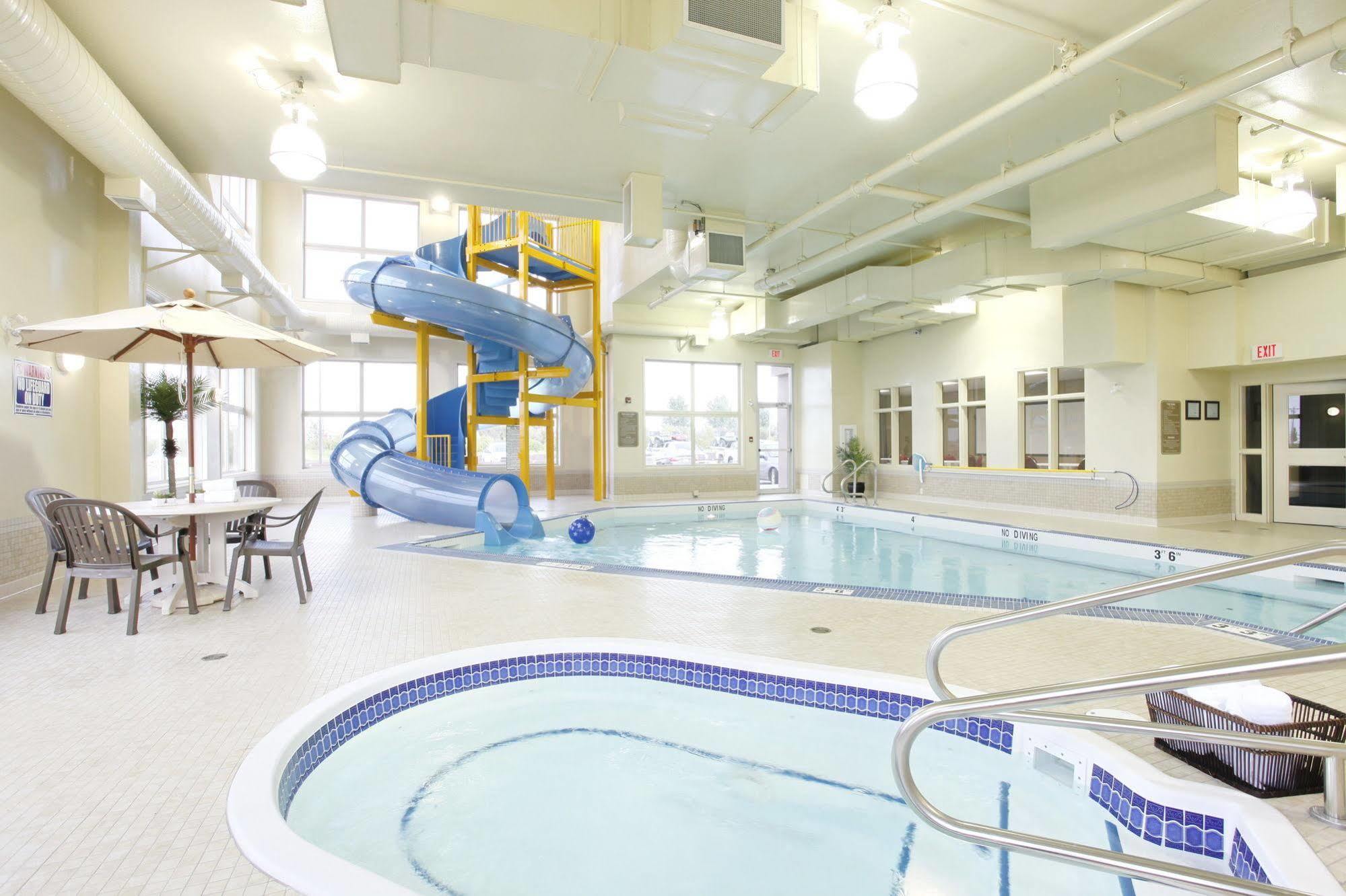 Coast Grimshaw Hotel & Suites Екстер'єр фото